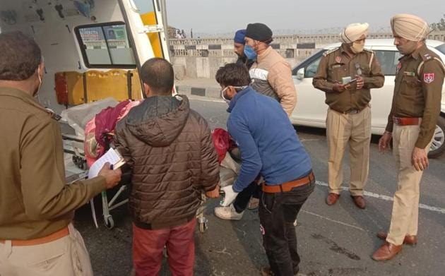 The bodies being taken to the hospital in Ludhiana on Sunday. (HT PHOTO) The bodies being taken to the hospital in Ludhiana on Sunday. (HT PHOTO)