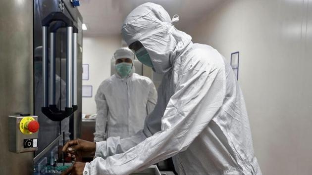 Based on phase two and three clinical trial results, the SII with the help of the ICMR will pursue early availability of the vaccine for India, the country’s apex health research body had said last month.(Reuters file photo. Representative image)