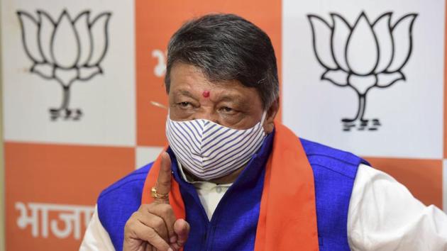 Accusing Banerjee of appeasing Muslims, Vijayvargiya said at a BJP programme at Mayo Road in Kolkata that his party will hit the streets next month to campaign for implementation of the law.(PTI file photo)