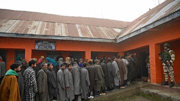 The polling will be held between 7am and 2pm in 34 constituencies -- 17 each in Jammu and Kashmir divisions.(AFP)