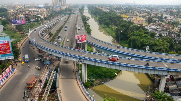 The new rule will continue till February 5 as part of efforts to check fatalities because of two-wheeler accidents.(PTI) The new rule will continue till February 5 as part of efforts to check fatalities because of two-wheeler accidents.(PTI)