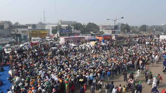 Farmers’ leaders, however, appeared steadfast in their demand for scrapping the three laws while they assured that emergency services will be allowed during the Bharat Bandh on Tuesday.(Vipin Kumar/HT Photo)