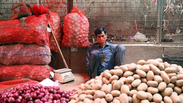 Several traders from three prominent APMCs in Delhi—Azadpur, Ghazipur and Okhla—said supplies in the national Capital have already been hit because of the road closures along the borders as the farmers continued their protest for the 12th consecutive day.(ANI file photo) Several traders from three prominent APMCs in Delhi—Azadpur, Ghazipur and Okhla—said supplies in the national Capital have already been hit because of the road closures along the borders as the farmers continued their protest for the 12th consecutive day.(ANI file photo)
