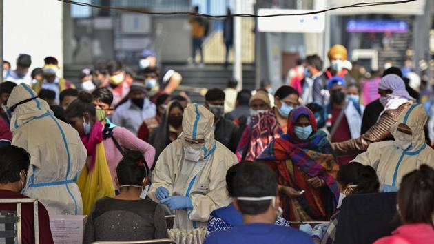 According to officials, Delhi is likely to see fewer RT-PCR tests on Tuesday. (Biplov Bhuyan/HT file photo) According to officials, Delhi is likely to see fewer RT-PCR tests on Tuesday. (Biplov Bhuyan/HT file photo)