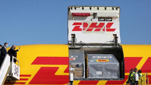 Israeli Prime Minister Benjamin Netanyahu attends the arrival of a DHL plane carrying a first batch of Pfizer/BioNTech COVID-19 vaccine at Ben Gurion Airport near Tel Aviv on December 9.(Reuters) Israeli Prime Minister Benjamin Netanyahu attends the arrival of a DHL plane carrying a first batch of Pfizer/BioNTech COVID-19 vaccine at Ben Gurion Airport near Tel Aviv on December 9.(Reuters)