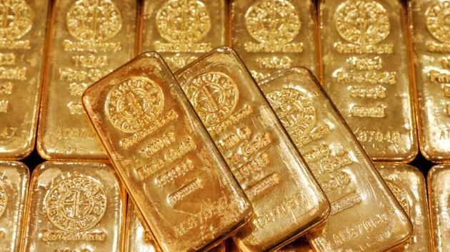 Gold declined from near the highest in two weeks as investors weighed vaccine rollouts amid surging coronavirus infections in some parts of the world against fresh hopes for a stimulus deal in the US.(Reuters/ File photo) Gold declined from near the highest in two weeks as investors weighed vaccine rollouts amid surging coronavirus infections in some parts of the world against fresh hopes for a stimulus deal in the US.(Reuters/ File photo)