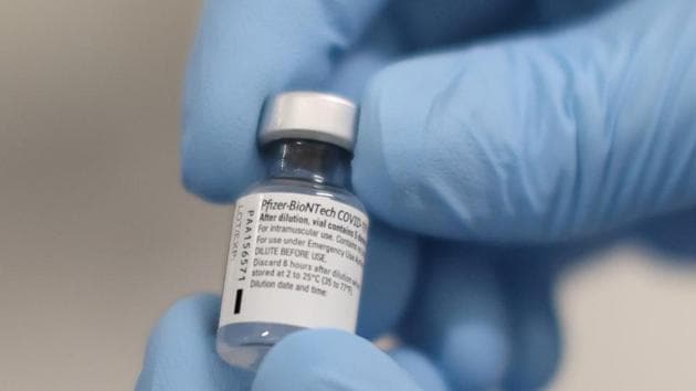 A vial of the Pfizer/BioNTech Covid-19 vaccine is seen ahead of being administered at the Royal Victoria Hospital in Belfast, Northern Ireland December 8, 2020. (Reuters File Photo) A vial of the Pfizer/BioNTech Covid-19 vaccine is seen ahead of being administered at the Royal Victoria Hospital in Belfast, Northern Ireland December 8, 2020. (Reuters File Photo)