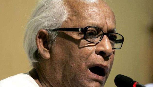 Former West Bengal chief minister Buddhadeb Bhattacharjee is currently on ventilator in a Kolkata hospital.(Reuters Photo)