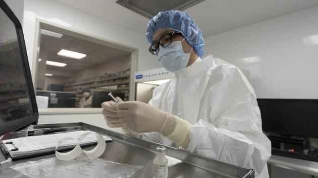 The original strain, detected in China’s Wuhan province in December 2019, is the L strain. The virus then mutated into the S strain at the beginning of 2020.(AP) The original strain, detected in China’s Wuhan province in December 2019, is the L strain. The virus then mutated into the S strain at the beginning of 2020.(AP)