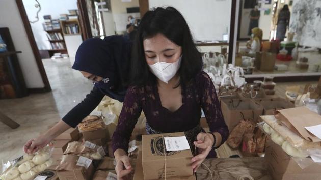 Sellers must follow some rules, including offering local artisan products and use minimum plastic packaging. (Associated Press) Sellers must follow some rules, including offering local artisan products and use minimum plastic packaging. (Associated Press)