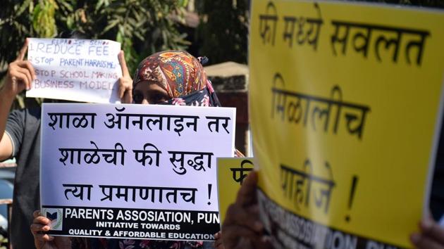 Parents’ association protest in front of the central building on Thursday. (HT PHOTO) Parents’ association protest in front of the central building on Thursday. (HT PHOTO)