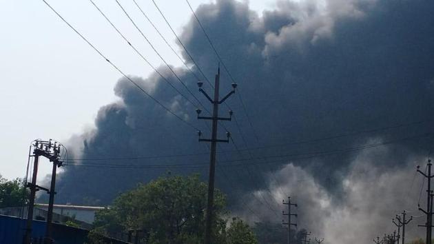 Thick fumes seen billowing after the explosion inside Vindhya Organics in Bollarum on Saturday.(Sourced Photo) Thick fumes seen billowing after the explosion inside Vindhya Organics in Bollarum on Saturday.(Sourced Photo)