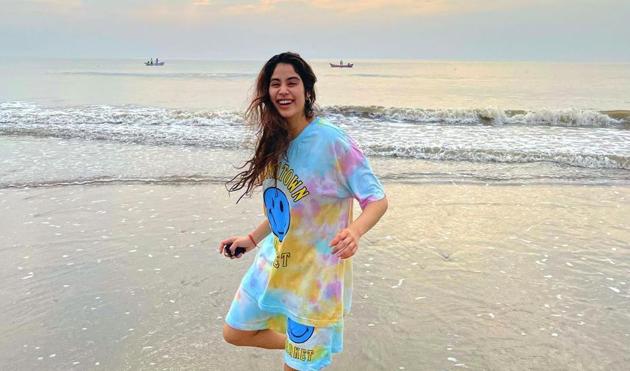 Janhvi Kapoor enjoyed a fun day at the beach. Janhvi Kapoor enjoyed a fun day at the beach.
