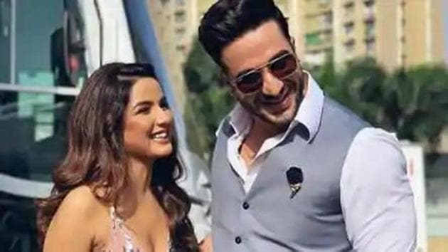 Bigg Boss 14: Jasmin Bhasin asked Aly Goni to propose to her, while on the show.