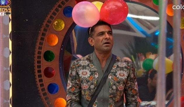 Eijaz Khan was accused of using his insecurities as per his convenience. Eijaz Khan was accused of using his insecurities as per his convenience.