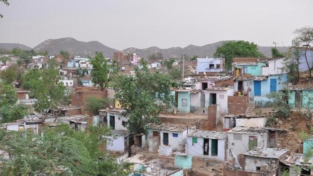 To better understand how slum residents were affected by the lockdown and pandemic, we conducted a phone survey with 321 slum leaders across 79 slums in Jaipur and Bhopal, at the height of the lockdown in April and May 2020(Adam Auerbach)