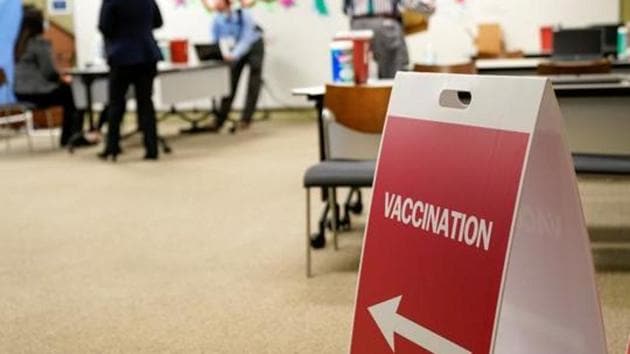Pfizer Inc. and BioNTech SE may soon allow participants in its Covid-19 vaccine trial to learn whether they received a placebo, rather than the real thing, and get the actual shot if they wish (REUTERS) Pfizer Inc. and BioNTech SE may soon allow participants in its Covid-19 vaccine trial to learn whether they received a placebo, rather than the real thing, and get the actual shot if they wish (REUTERS)