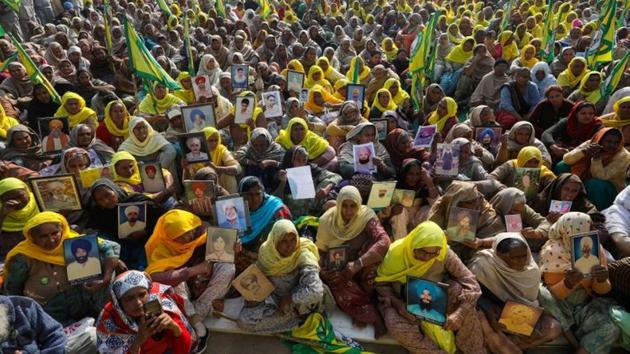 Women, including widows and relatives of farmers who were believed to have killed themselves over debt attend a protest against farm bills passed by India's parliament, at Tikri border near Delhi, India.(REUTERS) Women, including widows and relatives of farmers who were believed to have killed themselves over debt attend a protest against farm bills passed by India's parliament, at Tikri border near Delhi, India.(REUTERS)