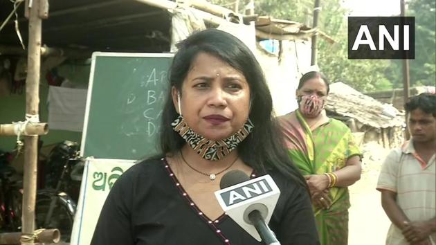 The image shows Manshi Sathpati who is providing free education to the kids. (Twitter/@ANI) The image shows Manshi Sathpati who is providing free education to the kids. (Twitter/@ANI)