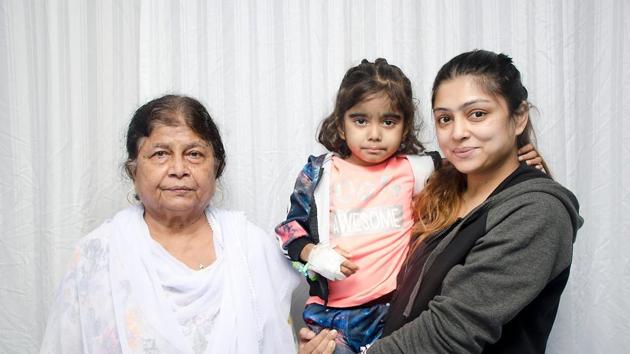 Rabiya Banu Mohd Haroon Ansari with her great-granddaughter Aizah Tanvir Qureshi and granddaughter Nazeen Tanvir Qureshi. (HT Photo) Rabiya Banu Mohd Haroon Ansari with her great-granddaughter Aizah Tanvir Qureshi and granddaughter Nazeen Tanvir Qureshi. (HT Photo)