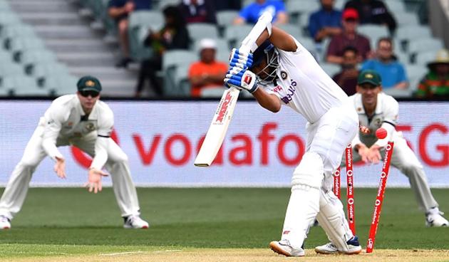 Prithvi Shaw was dismissed for a duck with Mitchell Starc striking with the second ball of the match. (getty)
