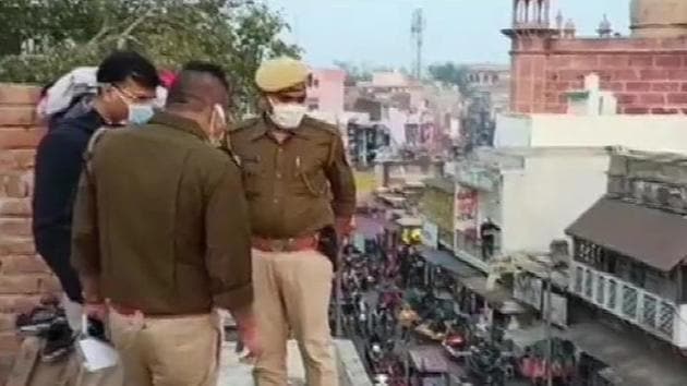 Police personnel inspect site of incident.(ANI/Twitter) Police personnel inspect site of incident.(ANI/Twitter)