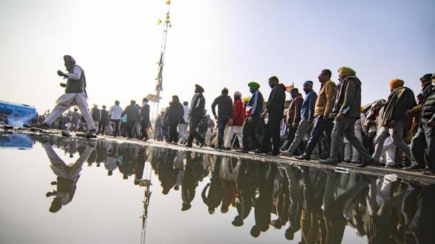 New Delhi: Farmers during their protest against the new farm laws at Singhu Border in New Delhi, Thursday, December 17, 2020. (PTI Photo/Ravi Choudhary) (PTI) New Delhi: Farmers during their protest against the new farm laws at Singhu Border in New Delhi, Thursday, December 17, 2020. (PTI Photo/Ravi Choudhary) (PTI)