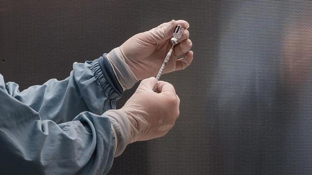 The US government is in talks with Pfizer to secure 100 million additional doses, US Operation Warp Speed chief adviser Dr. Moncef Slaoui said on the call.(AFP file photo) The US government is in talks with Pfizer to secure 100 million additional doses, US Operation Warp Speed chief adviser Dr. Moncef Slaoui said on the call.(AFP file photo)