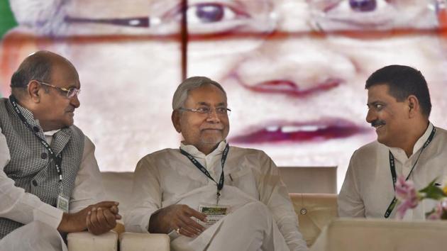 Nitish Kumar has begun to visit JD(U) office and interact with party functionaries and workers.(Burhaan Kinu/HT PHOTO) Nitish Kumar has begun to visit JD(U) office and interact with party functionaries and workers.(Burhaan Kinu/HT PHOTO)