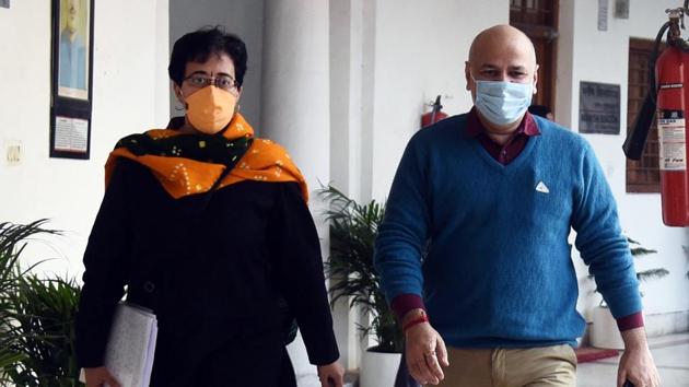 Deputy chief minister Manish Sisodia and MLA Atishi arrive for a special session of the Delhi Vidhan Sabha on the new farm laws, in New Delhi on Thursday.(Hindustan Times/HT PHOTO) Deputy chief minister Manish Sisodia and MLA Atishi arrive for a special session of the Delhi Vidhan Sabha on the new farm laws, in New Delhi on Thursday.(Hindustan Times/HT PHOTO)