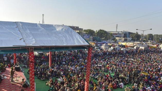 Farmers protest against the new farm laws at Kundli border in Sonipat.(PTI) Farmers protest against the new farm laws at Kundli border in Sonipat.(PTI)