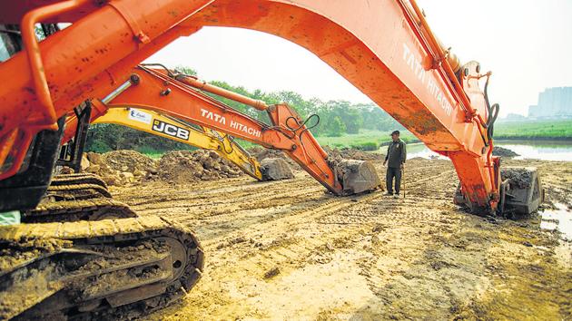 The Metro car shed site at Kanjurmarg after the HC court order a stay, on Thursday. (Pratik Chorge/HT Photo) The Metro car shed site at Kanjurmarg after the HC court order a stay, on Thursday. (Pratik Chorge/HT Photo)