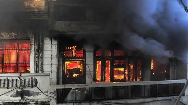 Delhi Fire Services (DFS) chief Atul Garg said that the fire control room received a call at around 3pm regarding a blaze in a slippers manufacturing factory in P-block in Sagarpur.(HT File Photo/Representative Image)