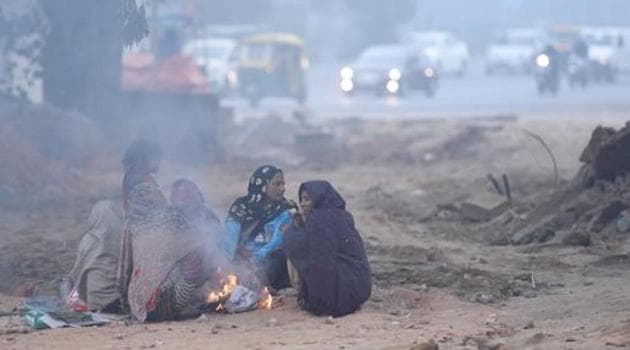 Bhilwara, Chittorgarh, Sikar, Udaipur and Pilani shivered at 1.6, 2.5, 3.5 and 3 degrees Celsius respectively on Saturday night.(HT PHOTO.)