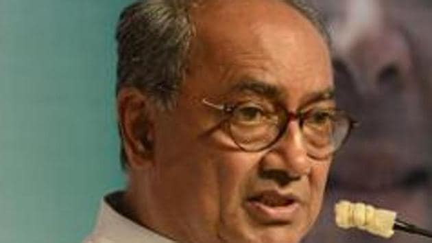 Digvijaya Singh alleged that the 4 police officers named in the CBDT report were being targeted for probing a scam under BJP regime. (HT File Photo) Digvijaya Singh alleged that the 4 police officers named in the CBDT report were being targeted for probing a scam under BJP regime. (HT File Photo)