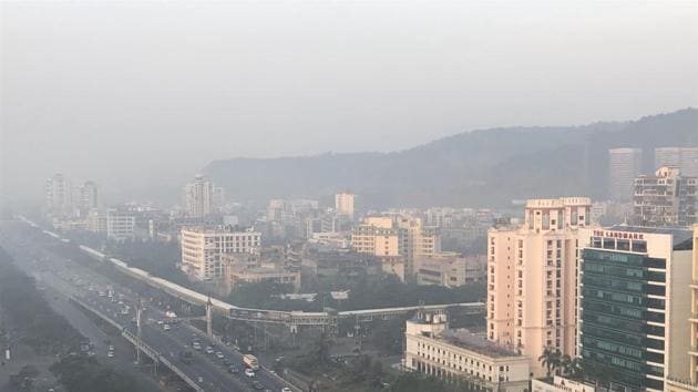 The study found extremely high levels of PM2.5 in the air, especially between 6am and 8am, and average air quality above safe standards for 17 hours every day.(Waatavaran) The study found extremely high levels of PM2.5 in the air, especially between 6am and 8am, and average air quality above safe standards for 17 hours every day.(Waatavaran)