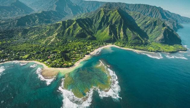 Before the pandemic, Hawaii welcomed about 30,000 tourists daily who spent nearly $18 billion last year.(Unsplash) Before the pandemic, Hawaii welcomed about 30,000 tourists daily who spent nearly $18 billion last year.(Unsplash)
