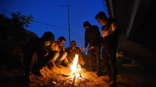 On Saturday, the minimum temperature at Safdarjung had been recorded at 3.9 degrees Celsius. (Raj K Raj/HT Photo) On Saturday, the minimum temperature at Safdarjung had been recorded at 3.9 degrees Celsius. (Raj K Raj/HT Photo)