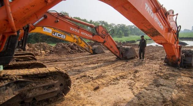 The previous Fadnavis-led government in the state had decided to construct the car shed for the Mumbai Metro line 3 at the Aarey Colony, despite opposition from environmentalists and activists to the vast tree-cutting. (Pratik Chorge/Hindustan Times) The previous Fadnavis-led government in the state had decided to construct the car shed for the Mumbai Metro line 3 at the Aarey Colony, despite opposition from environmentalists and activists to the vast tree-cutting. (Pratik Chorge/Hindustan Times)
