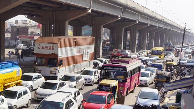 As per the amended Motor Vehicles (MV) Act, driving without a valid licence attracts a penalty of Rs 5,000. (HT file photo. Representative image) As per the amended Motor Vehicles (MV) Act, driving without a valid licence attracts a penalty of Rs 5,000. (HT file photo. Representative image)
