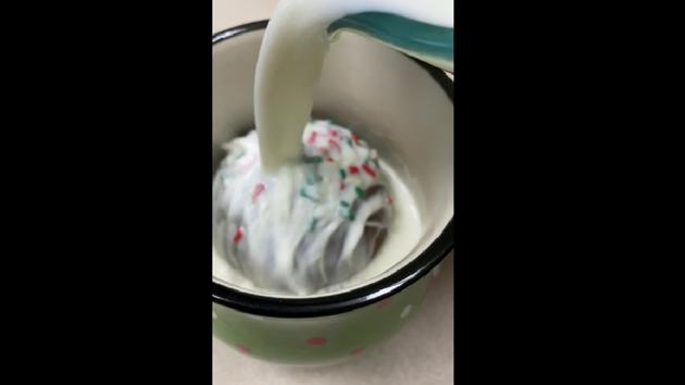 The image is a screengrab of the video of the chocolate bomb. (Reddit/@absoluteprofit1) The image is a screengrab of the video of the chocolate bomb. (Reddit/@absoluteprofit1)