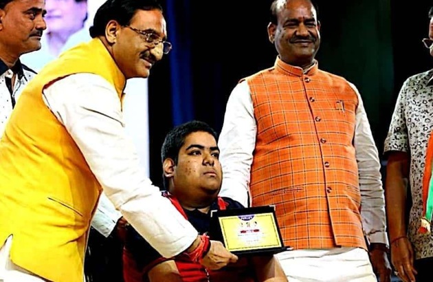 Tuhin, who suffers from cerebral palsy, secured Rank 438 in the JEE (Mains) this year. (twitter/@allen_rajesh) Tuhin, who suffers from cerebral palsy, secured Rank 438 in the JEE (Mains) this year. (twitter/@allen_rajesh)