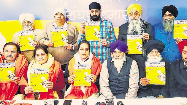 (From left) Senior party leader Bittu Chawla, mayoral candidate Amisha Chawla, party’s general secretary Chitra Sarwara and a faction of SAD leaders at HDF party office in Ambala on Monday. (HT PHOTO) (From left) Senior party leader Bittu Chawla, mayoral candidate Amisha Chawla, party’s general secretary Chitra Sarwara and a faction of SAD leaders at HDF party office in Ambala on Monday. (HT PHOTO)