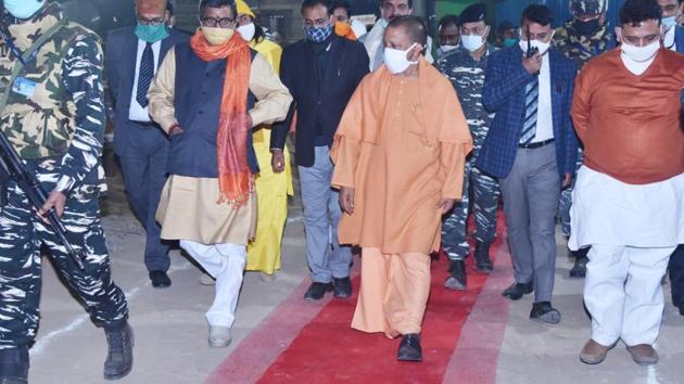 In a review meeting with district administration officers, CM Yogi Adityanath said the villages will have a pond, drainage, roads, open gym, reading room, sports ground and rain water harvesting for water conservation. (Photo by Rajesh Kumar/ Hindustan Times)