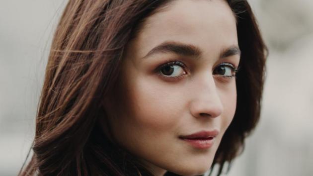 Shooting in Hindi and Telugu was a very different experience for me: Alia  Bhatt | Bollywood - Hindustan Times