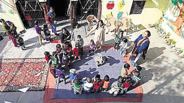 In the play schools, students of class LKG and UKG will be taught speaking, etiquettes, shlokas and names of different objects in Sanskrit language only.(Amal KS/HT PHOTO/Representational) In the play schools, students of class LKG and UKG will be taught speaking, etiquettes, shlokas and names of different objects in Sanskrit language only.(Amal KS/HT PHOTO/Representational)