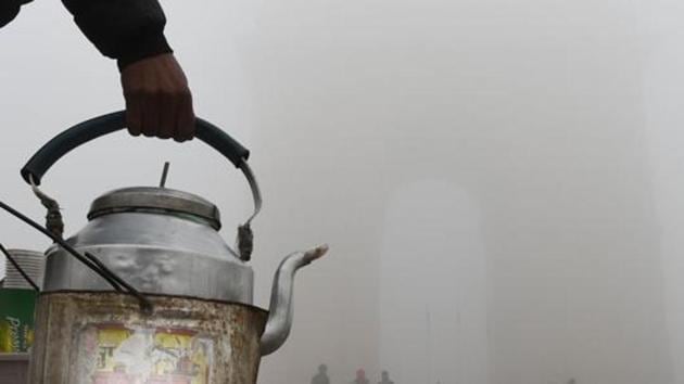 The woman who threw hot tea on police officer’s face has been arrested. (Arvind Yadav/HT PHOTO) The woman who threw hot tea on police officer’s face has been arrested. (Arvind Yadav/HT PHOTO)