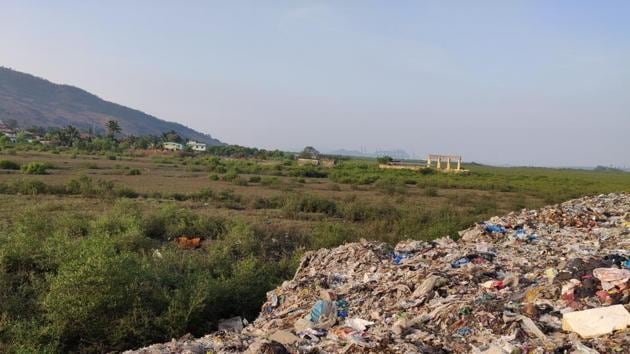 The garbage dumped in mangroves near Hanuman Koliwada in Uran, Navi Mumbai. According to the NGO, authorities are getting FIRs registered by lower rank officials, which are subsequently quashed at magistrate courts because they are legally invalid.(Pic for representation)