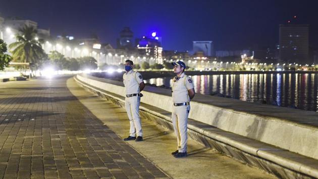The Maharashtra government has imposed a seven-hour night curfew for 15 days from December 22 to January 5, in all major cities between 11 pm and 6 am(PTI) The Maharashtra government has imposed a seven-hour night curfew for 15 days from December 22 to January 5, in all major cities between 11 pm and 6 am(PTI)