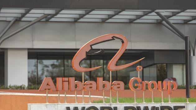 Spooked investors dumped shares of Alibaba’s subsidiaries and affiliates, as well as other internet firms that risk being targeted by Chinese anti-trust regulators. (Bloomberg) Spooked investors dumped shares of Alibaba’s subsidiaries and affiliates, as well as other internet firms that risk being targeted by Chinese anti-trust regulators. (Bloomberg)